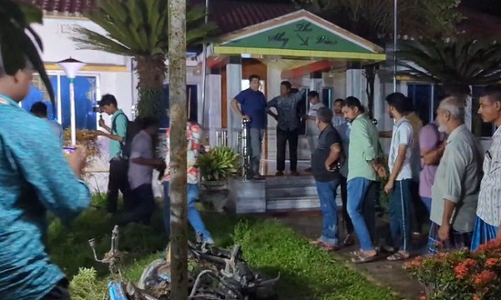জি এম কাদেরের বাড়িতে হামলা-ভাঙচুর, শহরজুড়ে উত্তেজনা