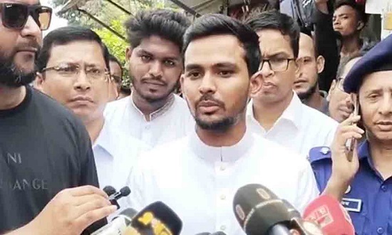 এপ্রিলে নির্বাচনের বিষয়ে যা বললেন উপদেষ্টা ‘আসিফ মাহমুদ’