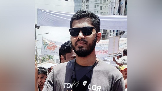 ফেসবুকে স্ট্যাটাস দিয়ে রাজনীতি ছাড়লেন ছাত্রদল নেতা