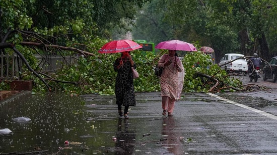 ঝড় ও ভারী বৃষ্টি নিয়ে ফের যে দুঃসংবাদ দিলো আবহাওয়া অধিদপ্তর