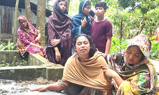 হত্যাকাণ্ডের পর আসছে হুমকি, নিরাপত্তাহীনতায় পরিবার
