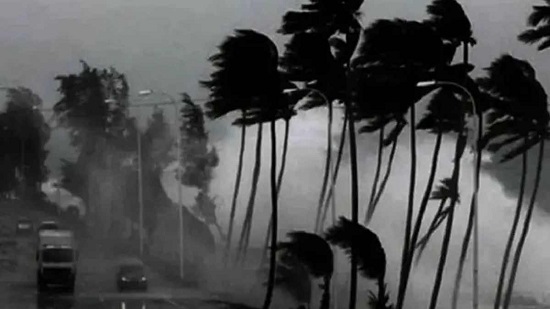 ৭ জেলায় ঝড়ের আভাস, নদীবন্দরে সতর্ক সংকেত