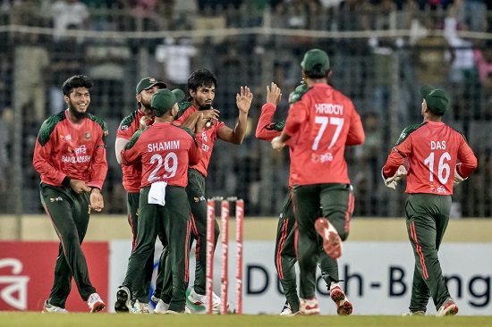 পাকিস্তানকে হারিয়ে ইতিহাসগড়া সিরিজ জয় বাংলাদেশের