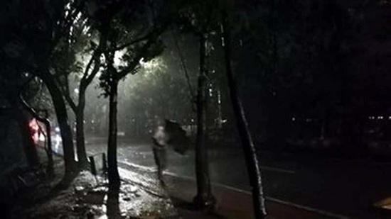 রাত ১টার মধ্যে যেসব জেলায় বজ্রসহ বৃষ্টির শঙ্কা
