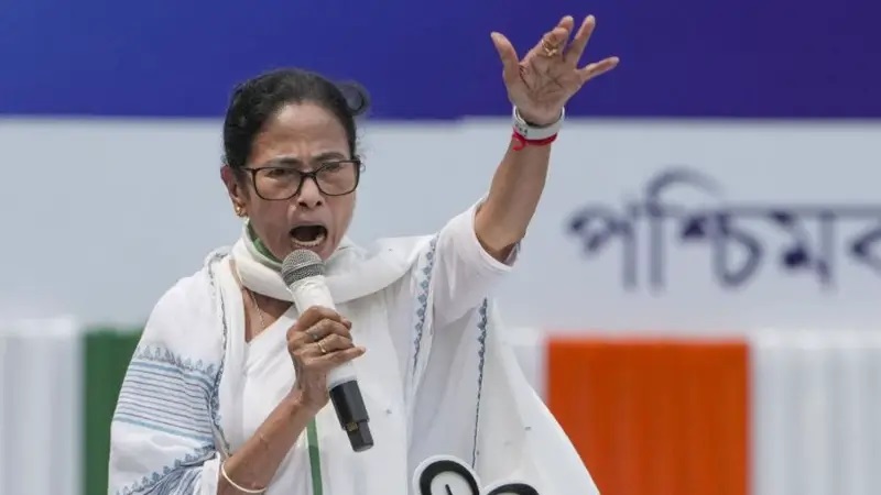 কলকাতা থেকে আওয়ামী লীগ নেতাদের তাড়াতে চান মমতা!