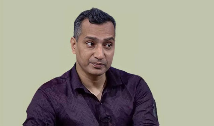 কে এই আফিজ, তার খুঁটির জোর কোথায়?