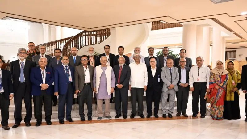 সরকারি চাকরিজীবীদের সুখবর, পে-স্কেল নিয়ে ঘোষণা দিলেন কমিশন চেয়ারম্যান